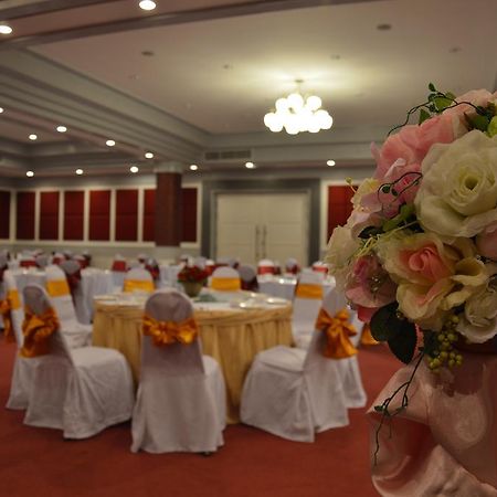 Raya Grand Hotel Nakhonratchasima Exterior foto