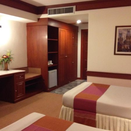 Raya Grand Hotel Nakhonratchasima Habitación foto