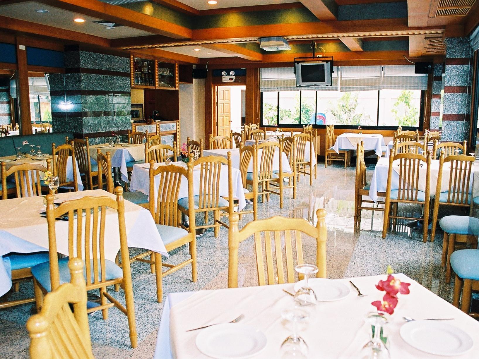 Raya Grand Hotel Nakhonratchasima Exterior foto