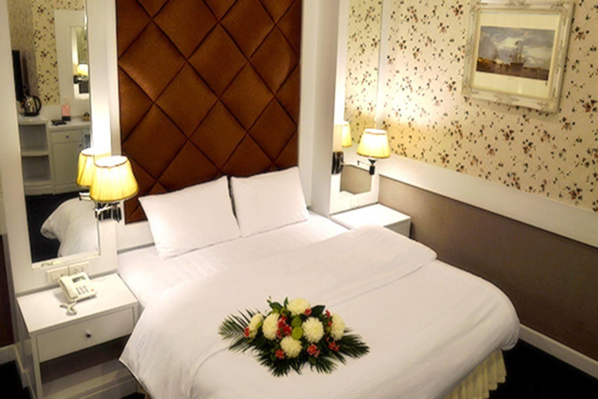 Raya Grand Hotel Nakhonratchasima Exterior foto