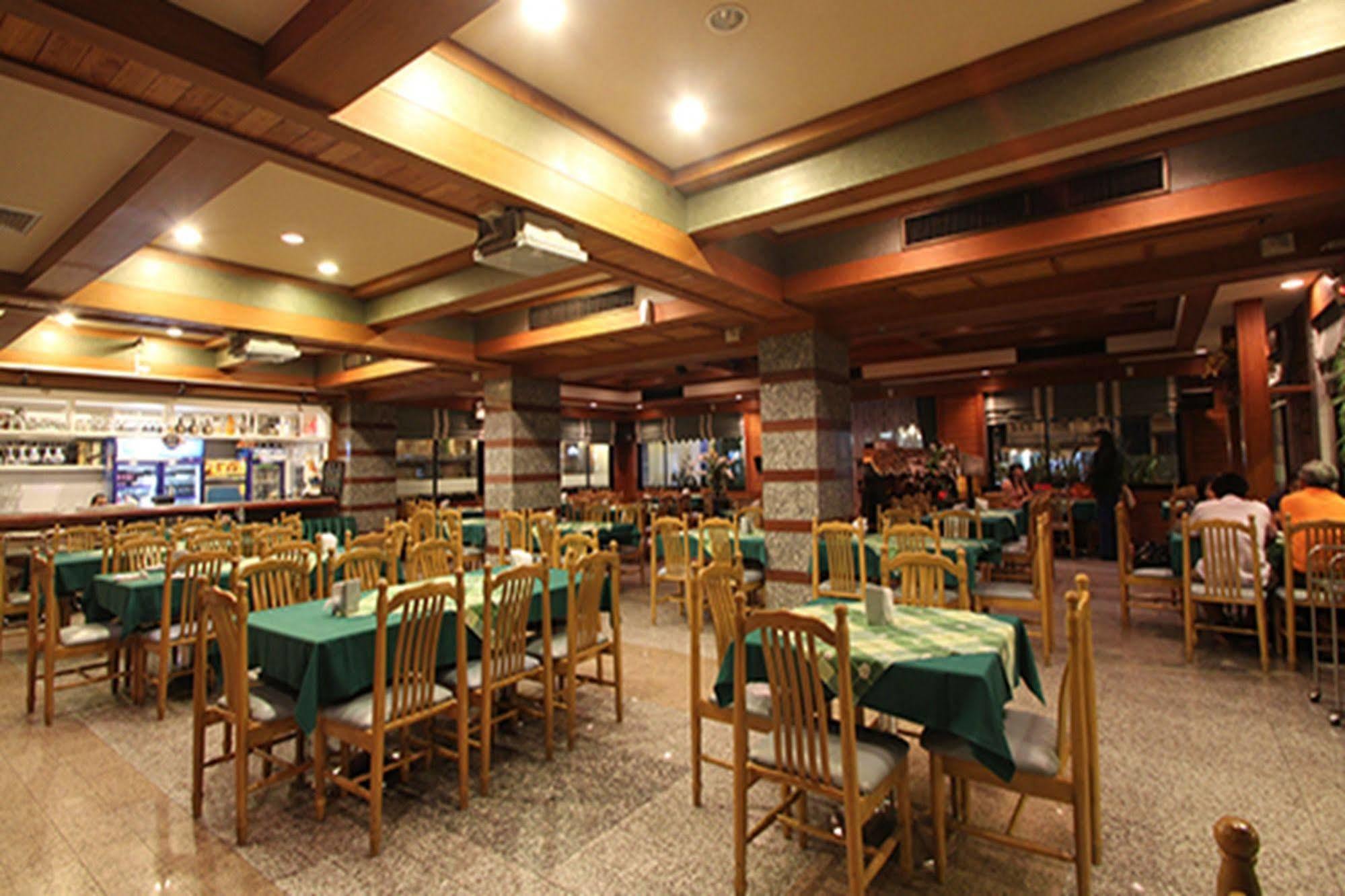 Raya Grand Hotel Nakhonratchasima Exterior foto