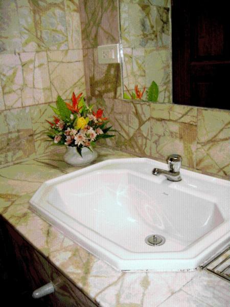 Raya Grand Hotel Nakhonratchasima Habitación foto
